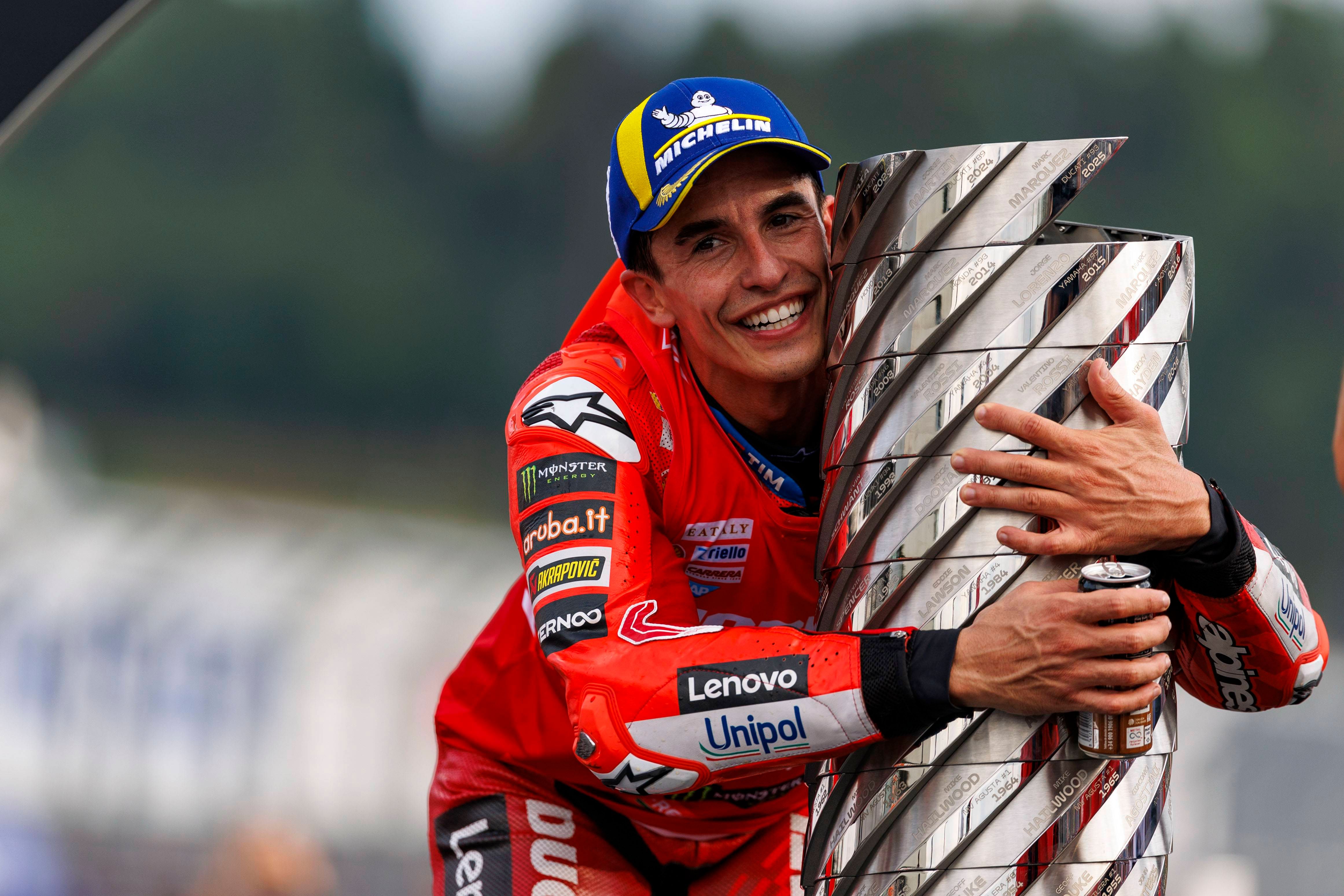 Honda y KTM observan mientras Marc Márquez retrasa su renovación con Ducati