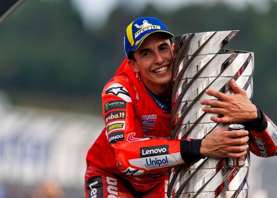 Honda y KTM observan mientras Marc Márquez retrasa su renovación con Ducati