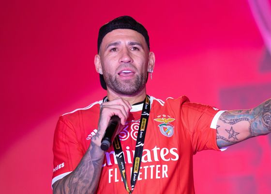 Nicolás Otamendi seguirá ligado al Benfica hasta 2026 