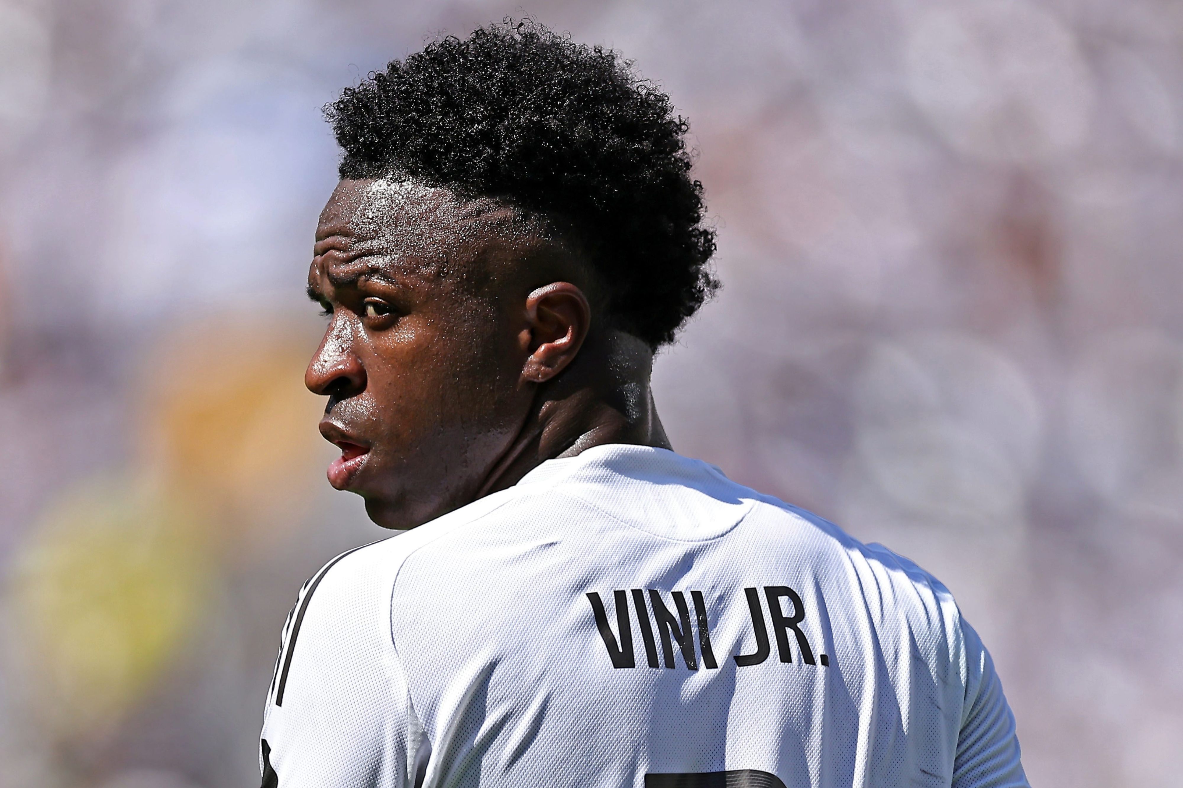 Vinicius da la sorpresa
