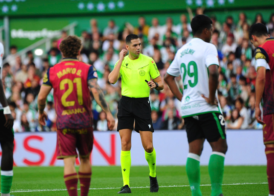 Susto en la previa del Deportivo de La Coruña - Racing de Santander por culpa de la borrasca Ingrid