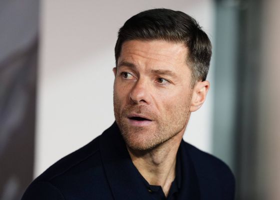 La Bundesliga vuelve a llamar a la puerta de Xabi Alonso y el Liverpool no le quita ojo