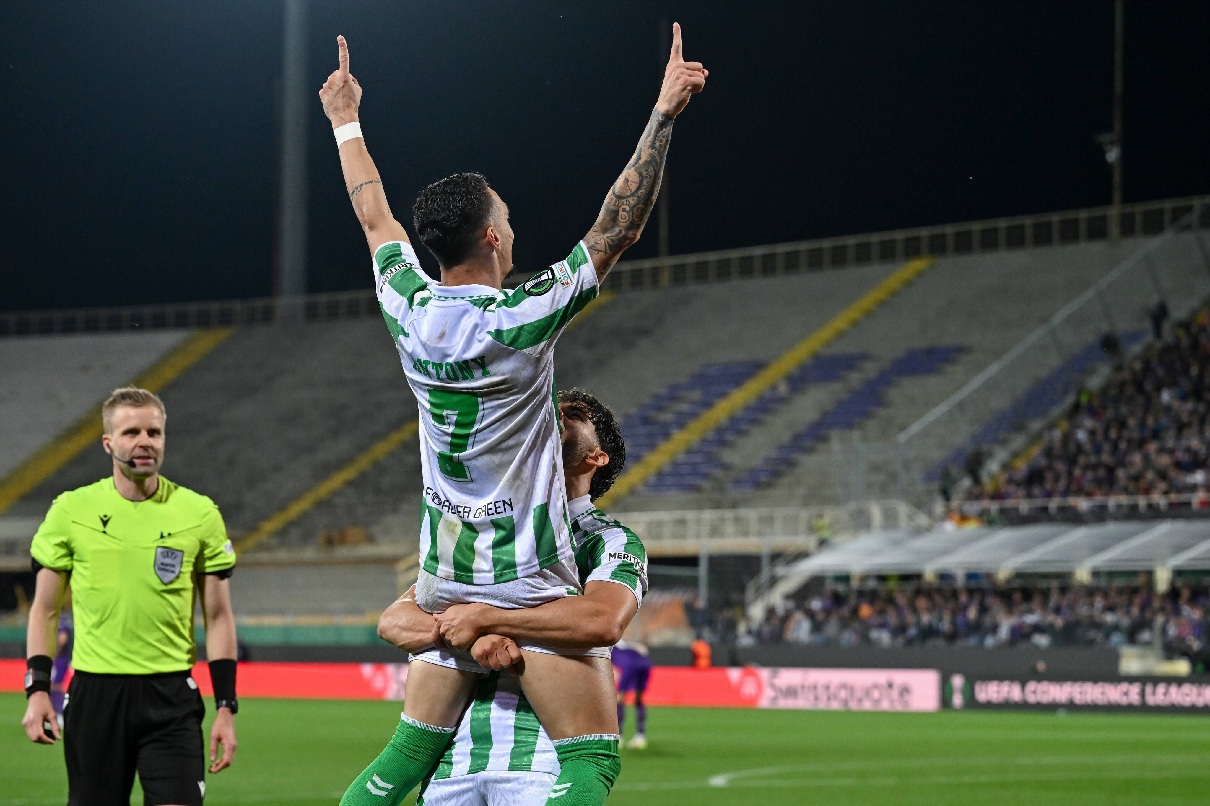 Antony, por delante de Ceballos