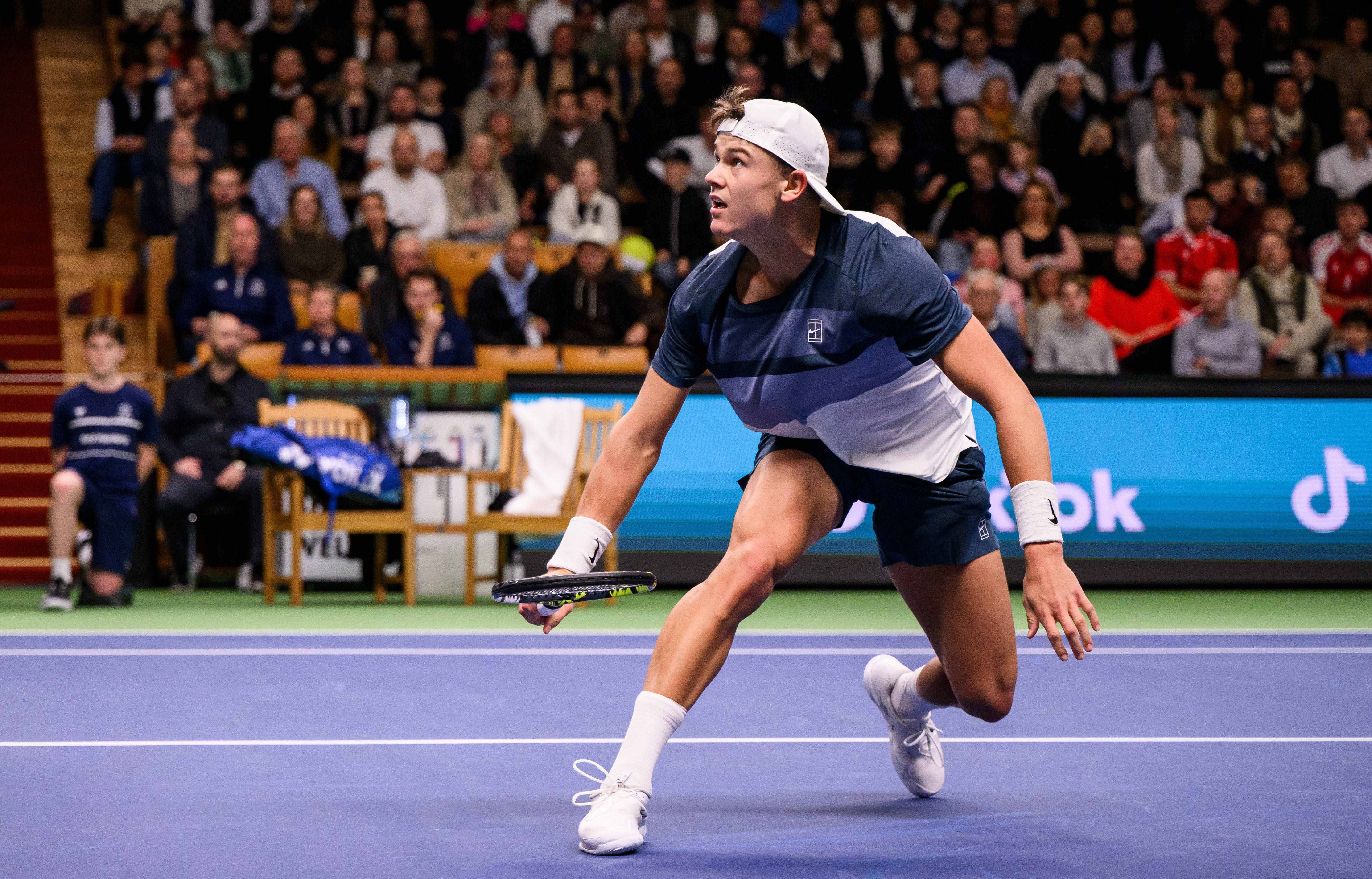 Holger Rune se retira entre lágrimas en Estocolmo y dice adiós a las ATP Finals 