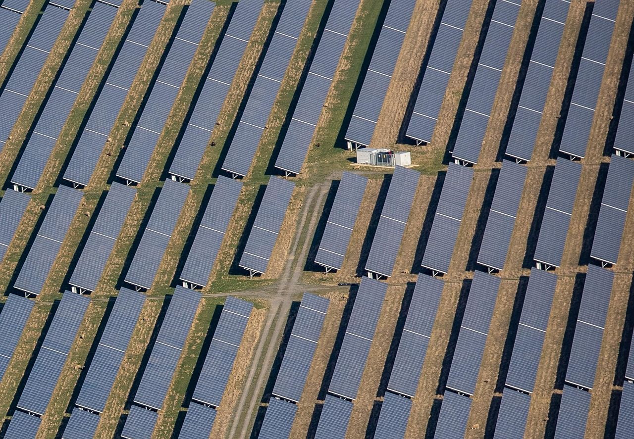 Paneles solares, el nuevo truco para hacer sidra en el norte