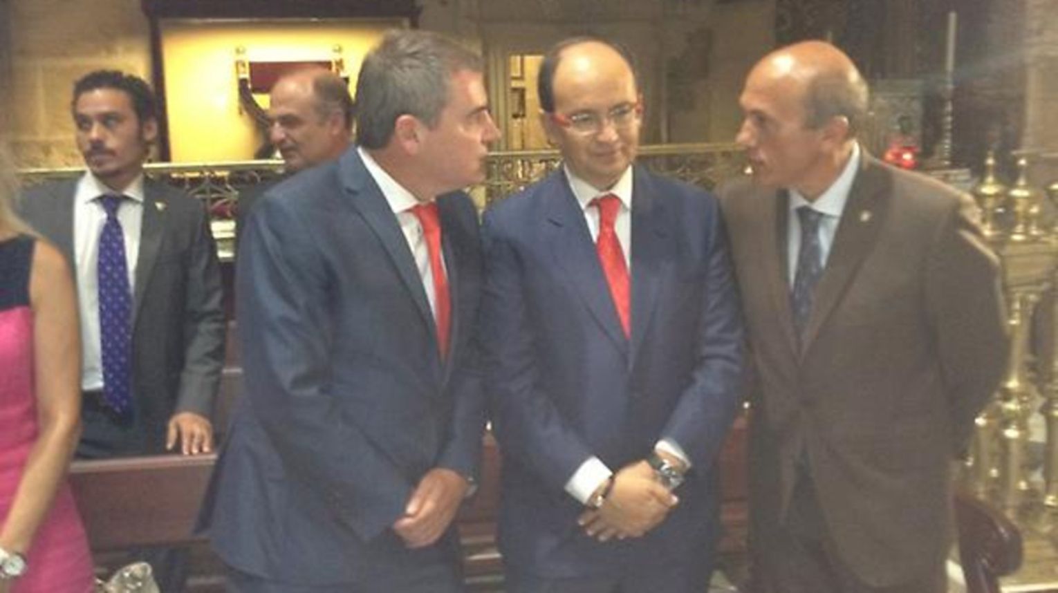 Vizcaíno tiene claro cuál es la solución a los males del Sevilla: "La primera vía"
