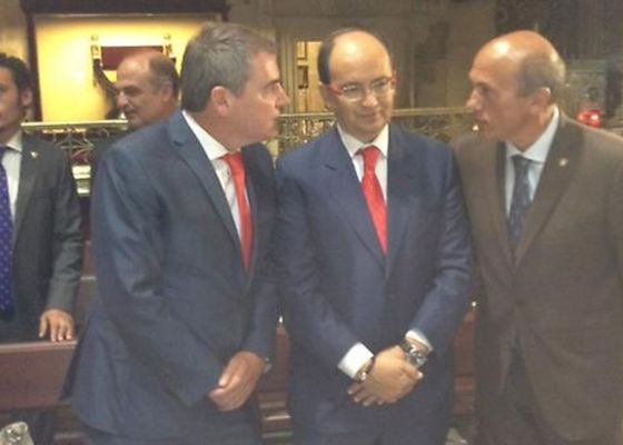 Vizcaíno tiene claro cuál es la solución a los males del Sevilla: "La primera vía"