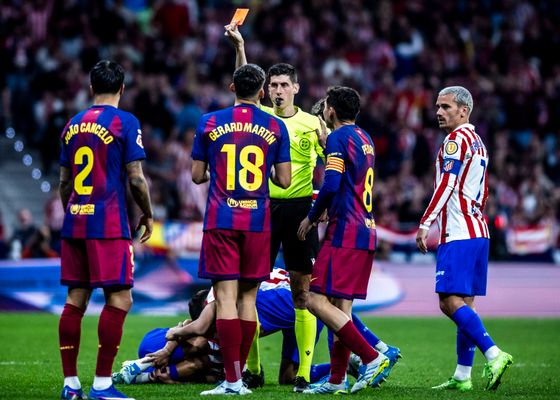 El 'dardo' del Atlético de Madrid al CTA y el audio del VAR que justifica la no expulsión del Barcelona 