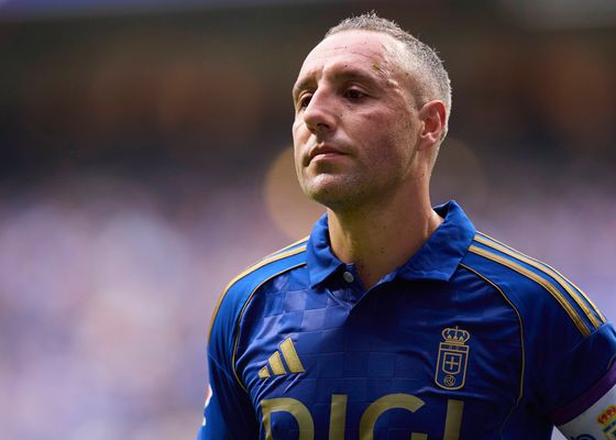 Santi Cazorla deja en el aire su adiós al fútbol y prepara un anuncio tras la crisis del Real Oviedo