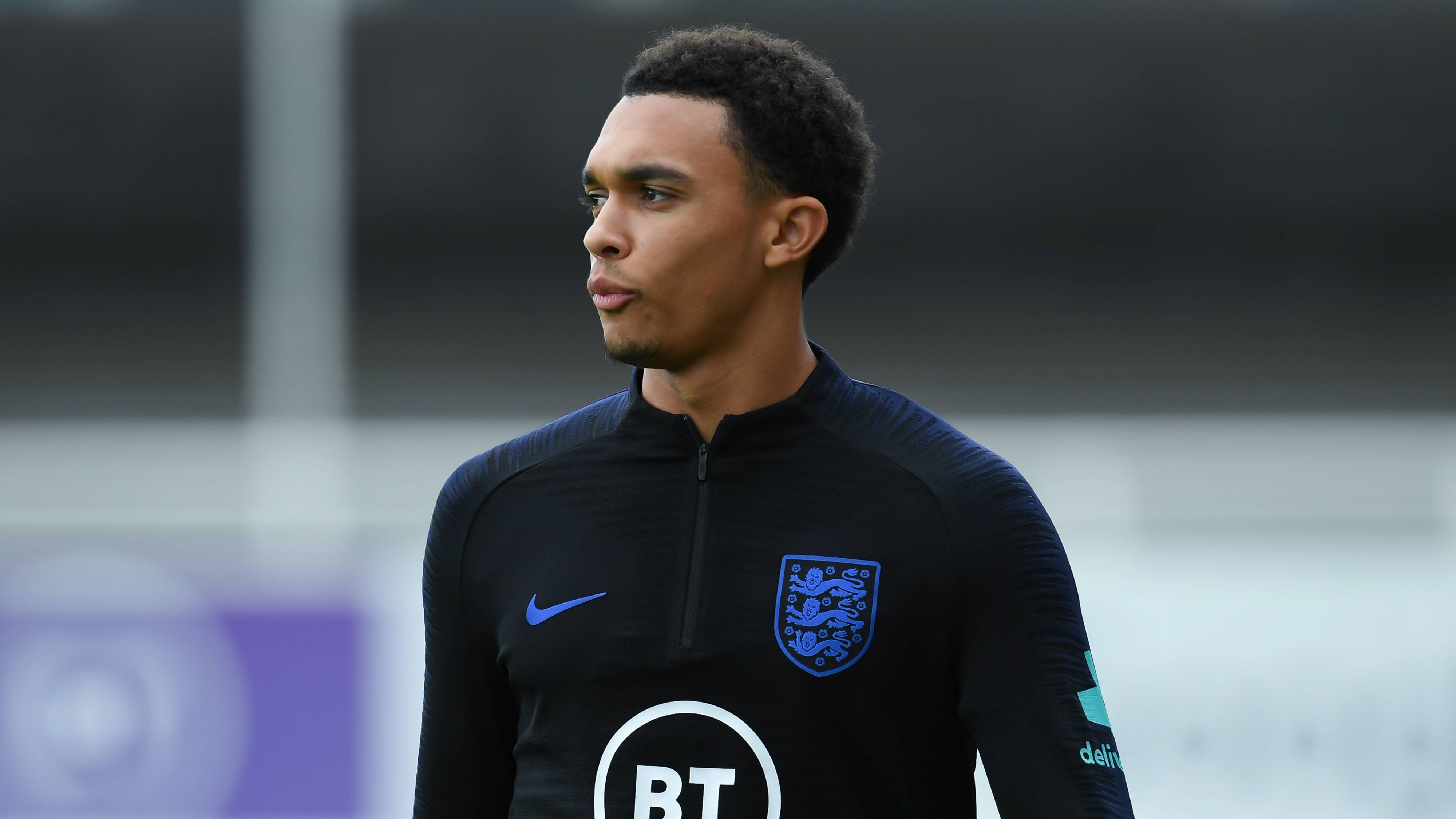 Sprint final para fichar a Alexander-Arnold