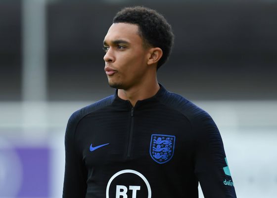 Sprint final para fichar a Alexander-Arnold