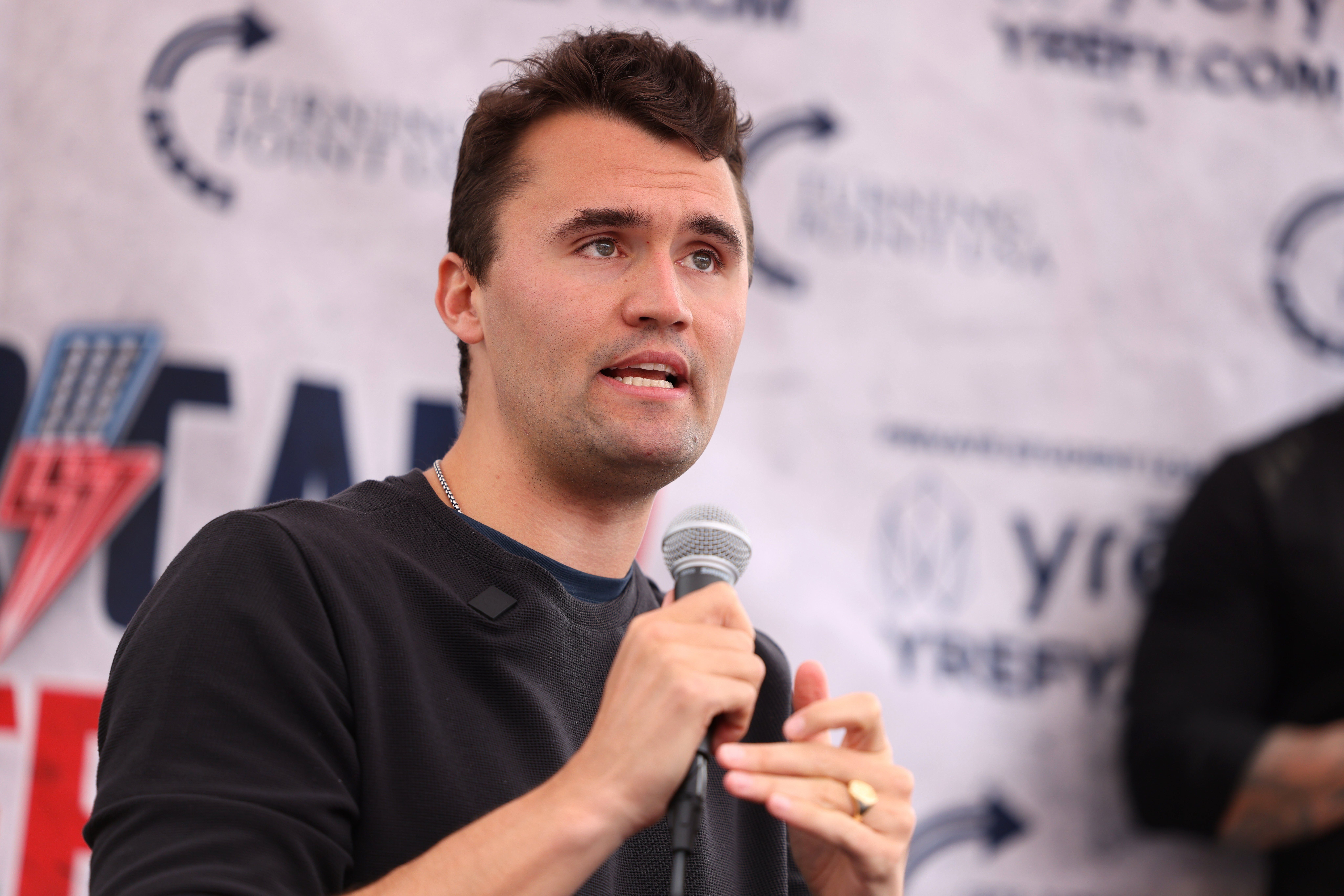 La viuda de Charlie Kirk se pronuncia por primera vez tras el asesinato del político