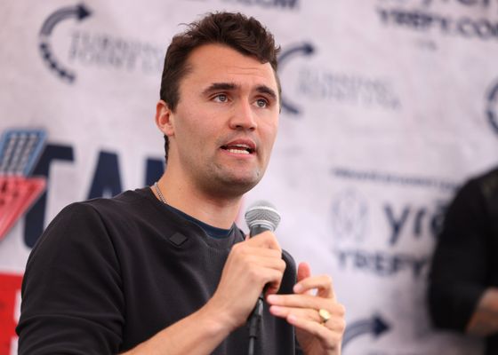 La viuda de Charlie Kirk se pronuncia por primera vez tras el asesinato del político