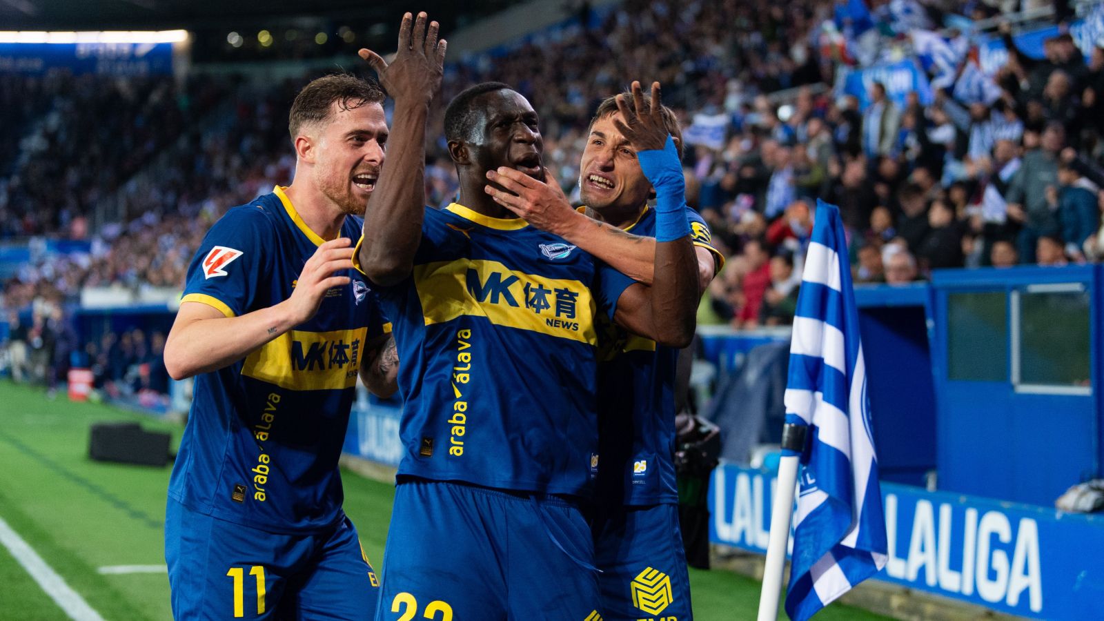 Alavés 1-0 Barcelona: Diabate saca al Glorioso del descenso y deja al Barça sin los 100 puntos