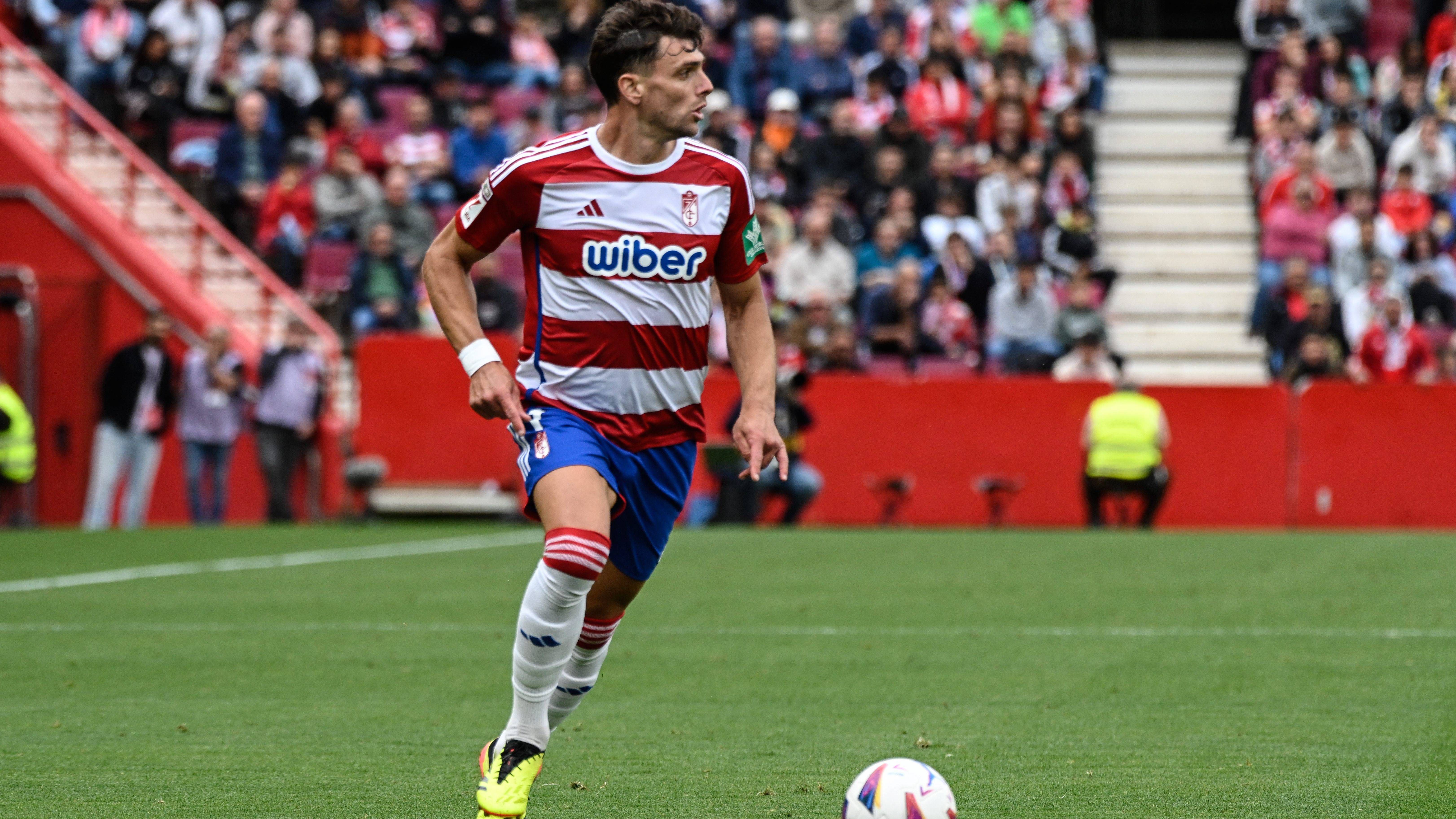 El Alavés elige a Lucas Boyé para su delantera