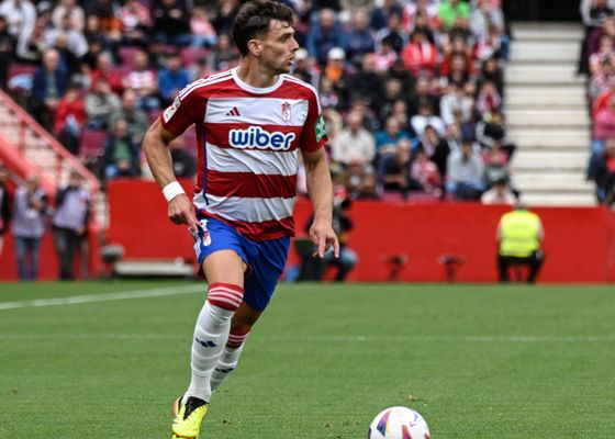 El Alavés elige a Lucas Boyé para su delantera