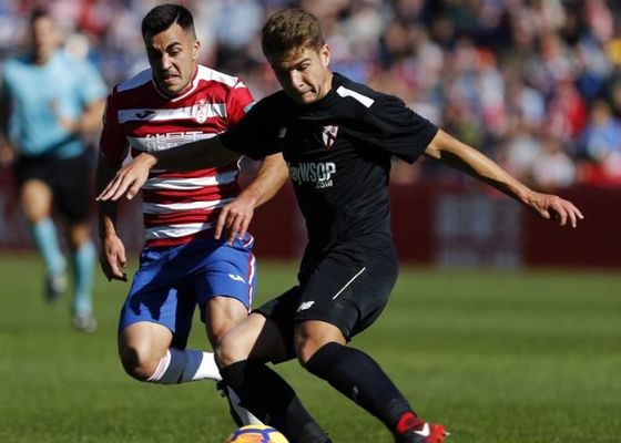 El comportamiento de un ex del Sevilla enfada a los seguidores del Granada