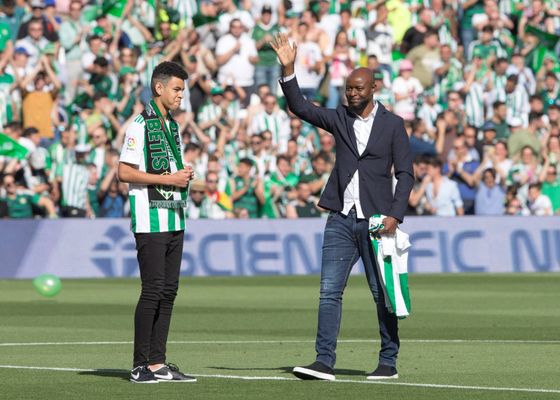 Finidi, "triste" por no poder fichar por el Real Madrid, fue "muy feliz en el Betis"