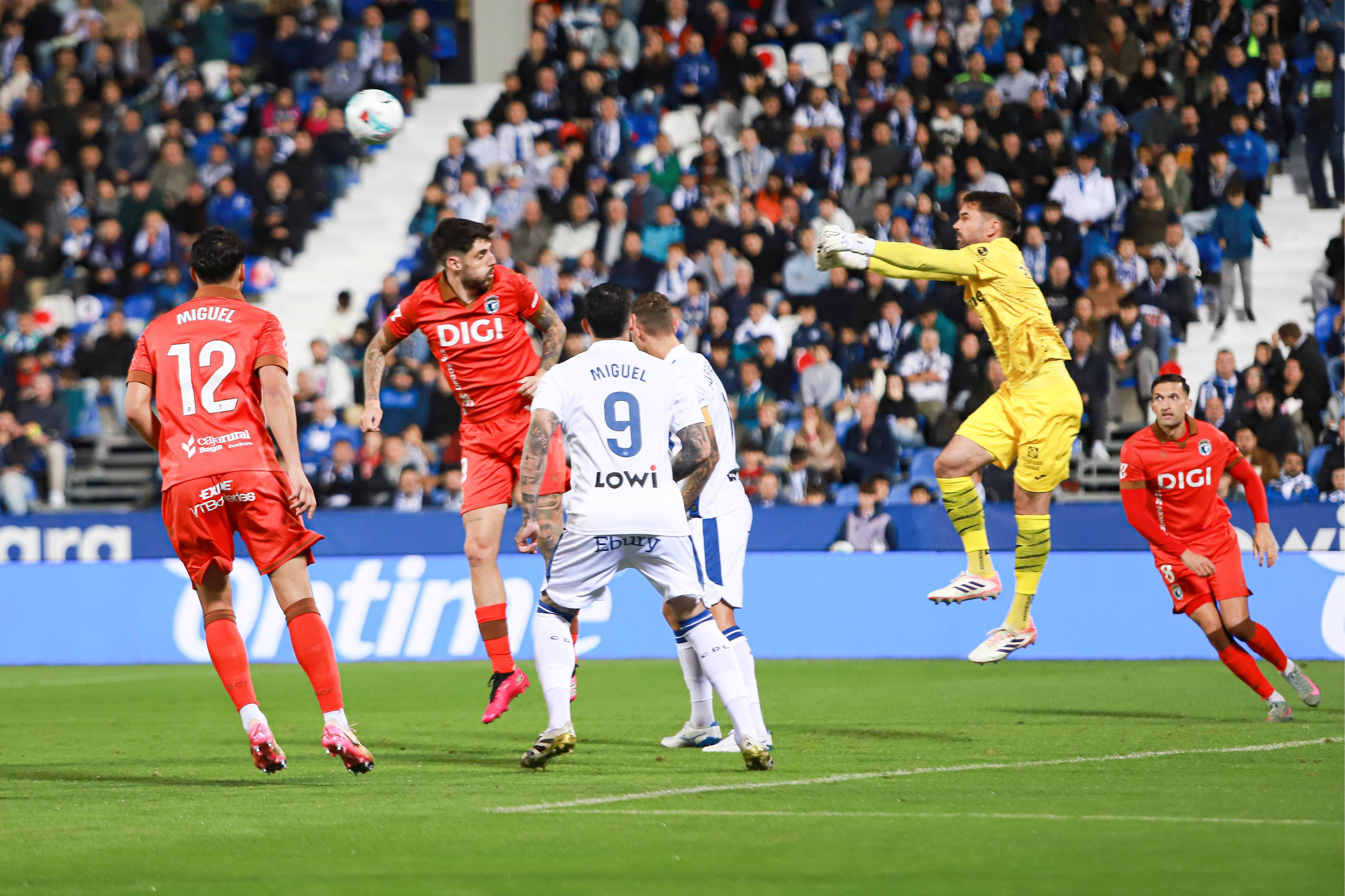 Así queda LaLiga Hypermotion tras la derrota del Mirandés y las victorias de Almería y Burgos