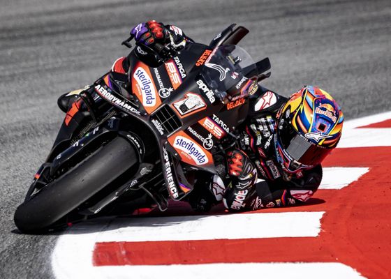 Jorge Martín vuelve a caerse, dice adiós en Montmeló a la Q2 de MotoGP y Pedro Acosta lo aprovecha