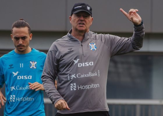 Pepe Mel pide fichajes