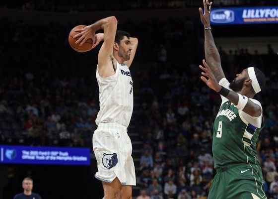 Hugo González y Santi Aldama siguen de fiesta en la NBA