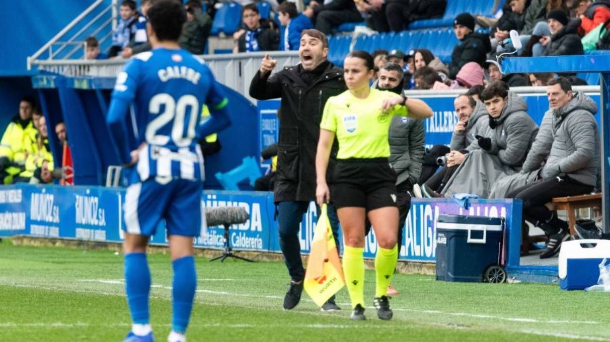 La rajada de Coudet tras la derrota del Alavés: "Nunca tuvimos errores tan groseros"