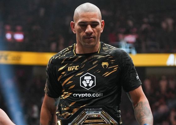 Alex Pereira revienta el UFC 320