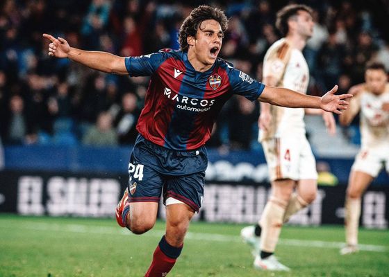 La vuelta de Carlos Álvarez, más cerca