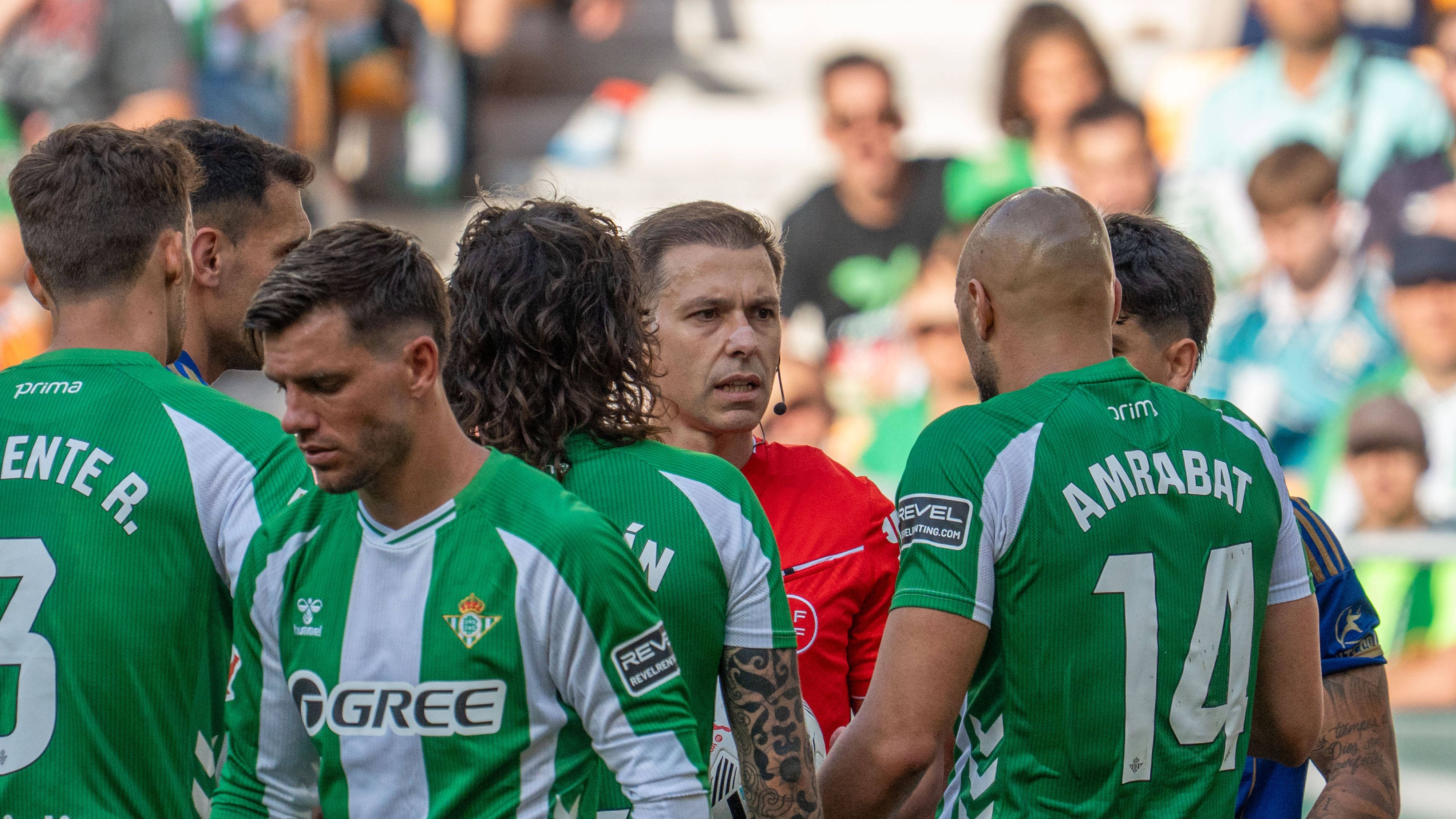 Almada, Thiago Fernández y la explicación de Cordero Vega al 'no penalti' de Amrabat