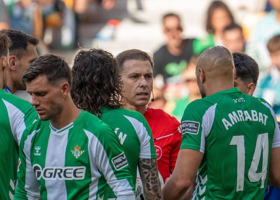 Almada, Thiago Fernández y la explicación de Cordero Vega al 'no penalti' de Amrabat