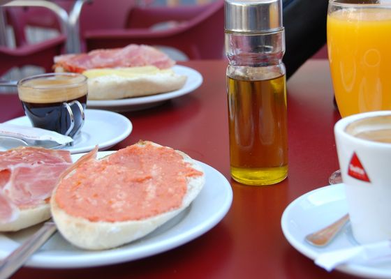 El bar de Sevilla que regala desayunos gratis por el Día de Andalucía