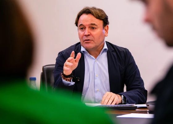 Danvila busca un socio para asegurar el futuro del Levante más allá de 2026