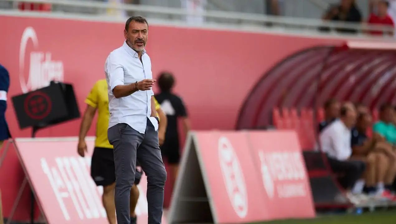 Jesús Galván pide paciencia y celebra refuerzos en un Sevilla Atlético que no arranca: "Nos falta acierto" 