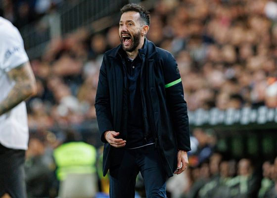 El plan de Corberán para hacer frente a su gran problema en el derbi ante el Levante