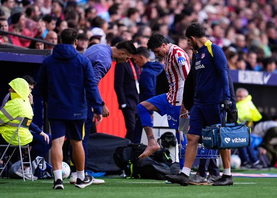 Giménez sufre un ﻿esguince de alto en su tobillo y Nahuel Molina padece una lesión muscular