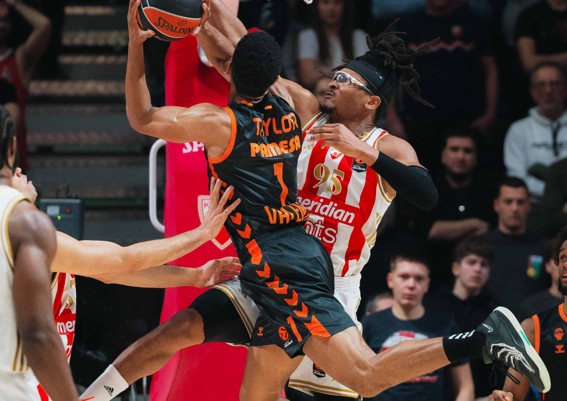 El Valencia Basket no se detiene en Belgrado y se defiende en lo más alto de la Euroliga
