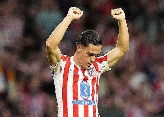 Raspadori mete en un lío a Atlético de Madrid y Roma
