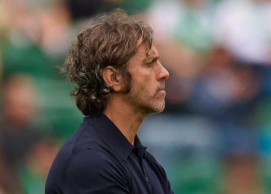 Quique Sánchez Flores tranquiliza en el Alavés con las molestias de Toni Martínez