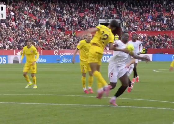 La polémica del Sevilla - Girona: posible penalti de Vitor Reis, muy claro el de Suazo