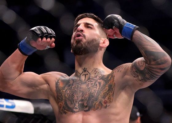Tsarukyan no se cree los problemas familiares de Ilia Topuria y asegura que todo es un plan de la UFC