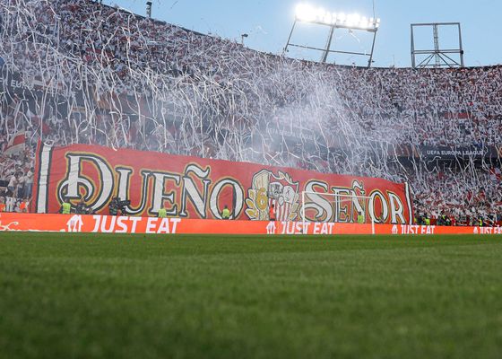 El Sánchez-Pizjuán cambia de camiseta para alentar al Sevilla: "Todos de blanco"  