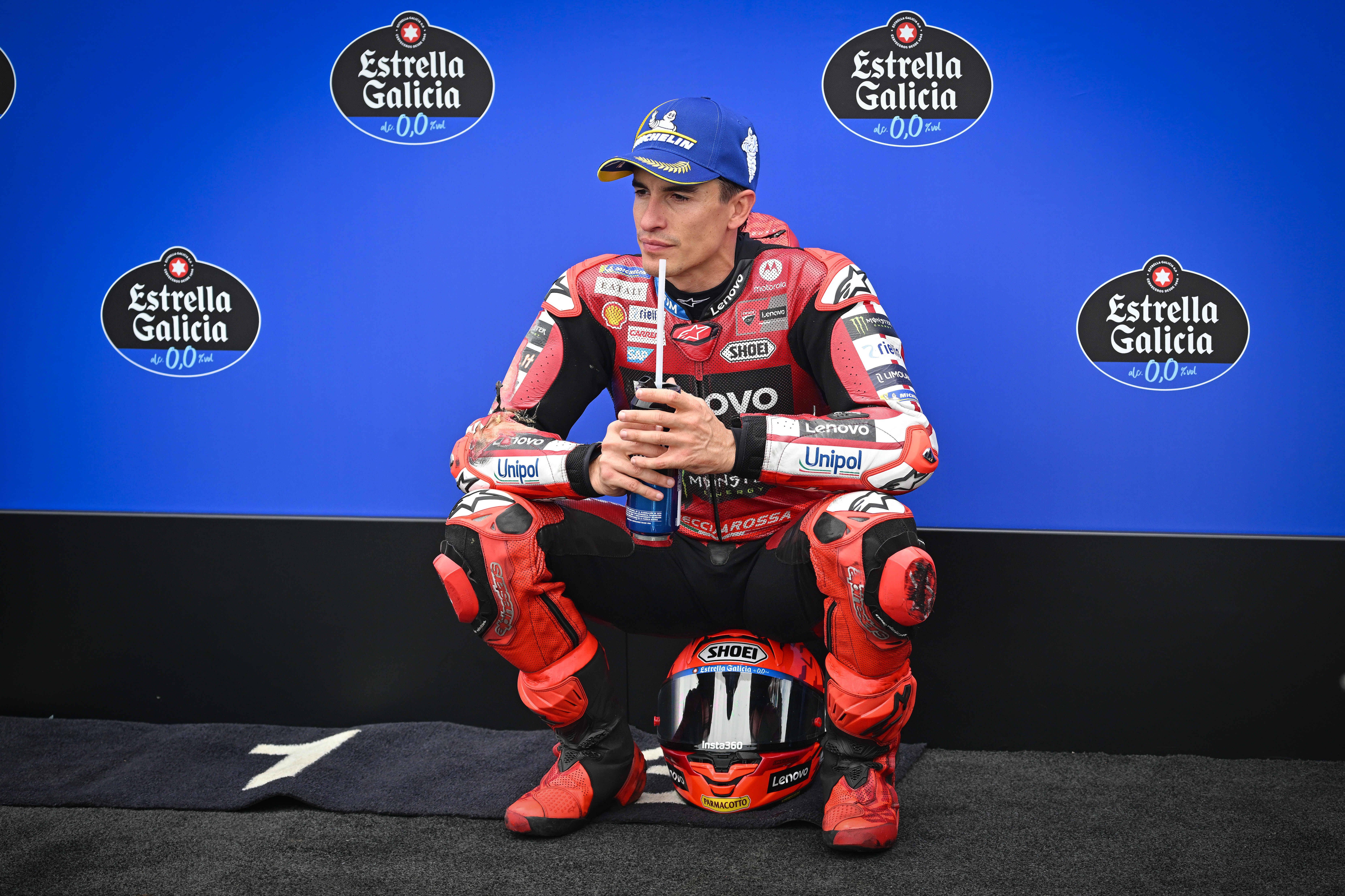 Marc Márquez caza a Di Giannantonio y gana el Sprint tras el caos en Brasil