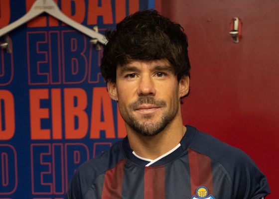 El último fichaje del Eibar, ex de Valencia, Bayern de Múnich o PSG, se sincera en su presentación: "Quería volver a sentirme futbolista"