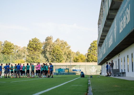 El Betis se encierra en la ciudad deportiva para templar ánimos: "Centrados en el Girona"