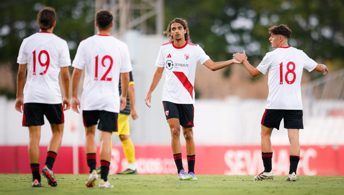 La incipiente perla del Sevilla brinda un sufrido triunfo estival