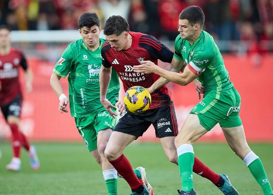 Racing – Mirandés: horario, canal y dónde ver hoy en TV la ida de semifinales del playoff de ascenso a Primera división