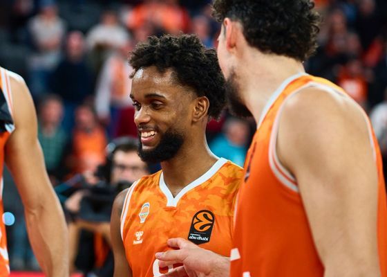 El Valencia Basket aprovecha la oportunidad para dar un nuevo zarpazo a la Euroliga