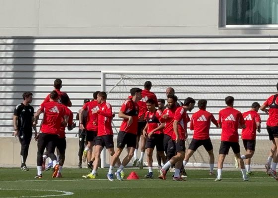 Kike Salas continúa trabajando con las miras puestas en el Valencia