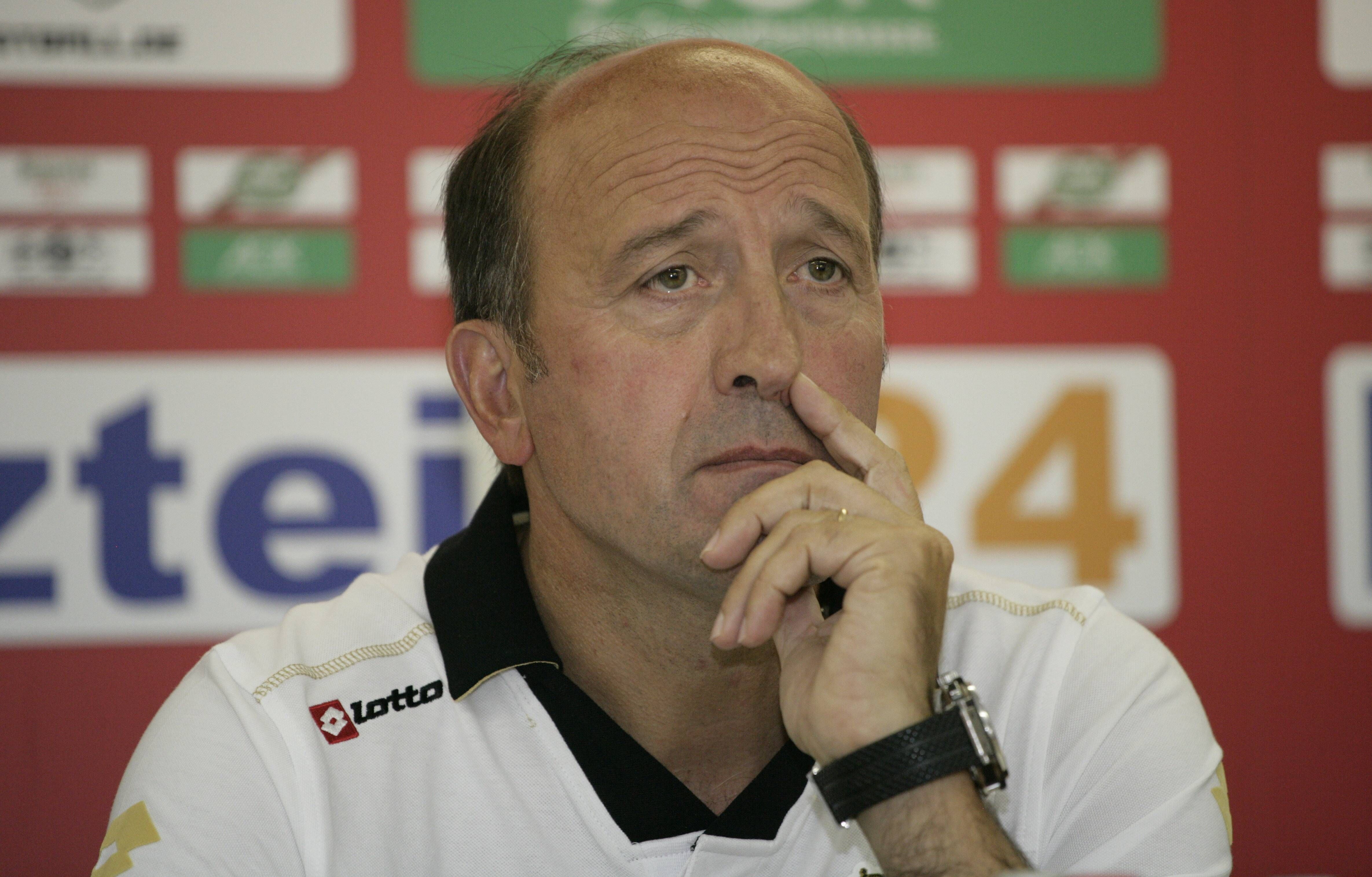 Lotina, a ESTADIO Deportivo: "Es posible que ahora se mueva algo en Japón"